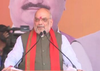 “২০২৪ সালে আমাদের ৩৫ আসন দিয়ে দেখুন ২০২৫ এর আগেই মমতার সরকার ফুস হয়ে যাবে”- অমিত শাহ