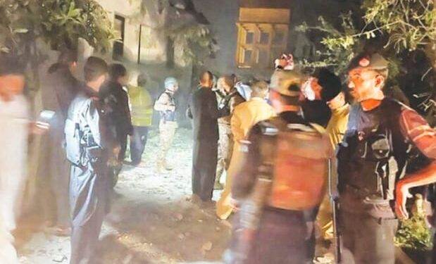 পাকিস্তানে সোয়াতের থানায় বিস্ফোরণে পুলিশ সদস্যসহ ১২ জন নিহত, আহত ৫৭