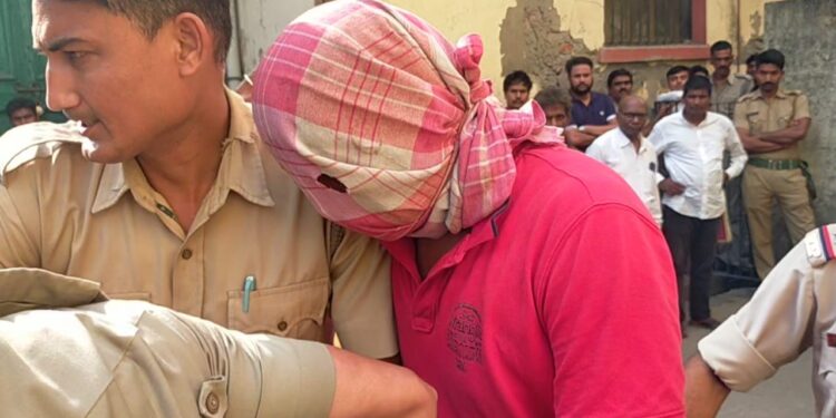 রাজু ঝা হত্যাকাণ্ড : দুর্গাপুরের এক বেসরকারী প্রতিষ্ঠানের কর্মীকে গ্রেপ্তার করে হেপাজতে নিল পুলিশ