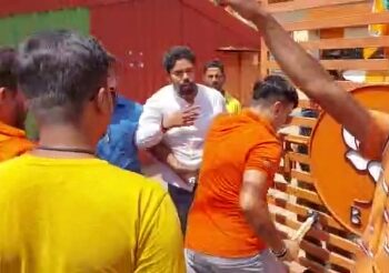 প্রতিষ্ঠা দিবসের দিনে বর্ধমানে বিজেপি জেলা পার্টি অফিসে লড়াইয়ে সামিল হল দুই গোষ্ঠী