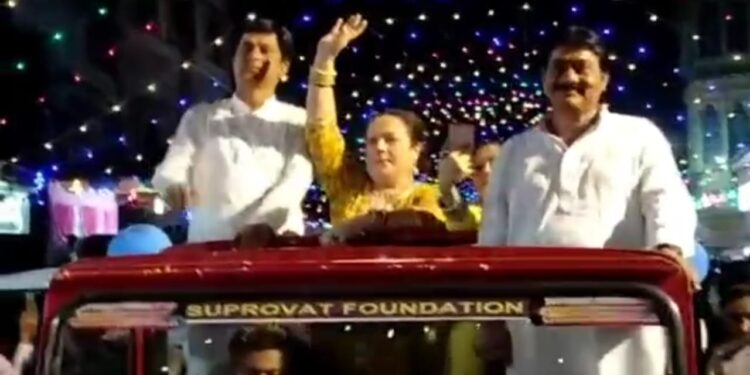 ‘মুখ্যমন্ত্রী মমতা বন্দ্যোপাধ্যায়ের জন্যই বাংলায় ভালভাবে ঈদ পালিত হয়’- অভিনেত্রী মন্দাকিনী