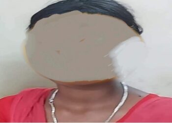 খুলনায় ১৩ বছরের হিন্দু কিশোরীকে প্রকাশ্য রাস্তা থেকে তুলে নিয়ে গেল ২ মুসলিম যুবক