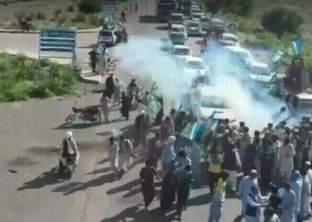 বেলুচিস্তানে জামায়াত-ই-ইসলামী নেতার কনভয়ে আত্মঘাতী হামলা, আহত ৭