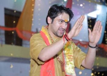 প্রলোভনের ফাঁদে পড়ে খ্রিস্টান হওয়া ৯৫ জনকে হিন্দুধর্মে ফেরালেন পণ্ডিত ধীরেন্দ্র কৃষ্ণ শাস্ত্রী