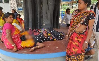 কাকিমাকে কুপ্রস্তাব, রাজি না হওয়ায় কাকিমা ও মূক ও বধির কাকাকে বেদম পিটিয়ে ফেরার  ভাইপো