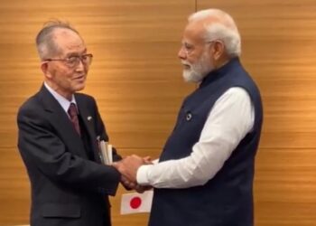 ভাষাবিদ টমিও মিজোকামির সঙ্গে সাক্ষাৎ করলেন প্রধানমন্ত্রী,ভারতে ভাষা নিয়ে বিরোধে হতাশা প্রকাশ করেছিলেন জাপানের ওই অধ্যাপক