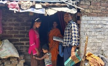 টোটো চালক কিশোরী ছাত্রীর বাড়িতে গেলেন শিশু সুরক্ষা দফতর ও চাইল্ড লাইনের আধিকারিকরা