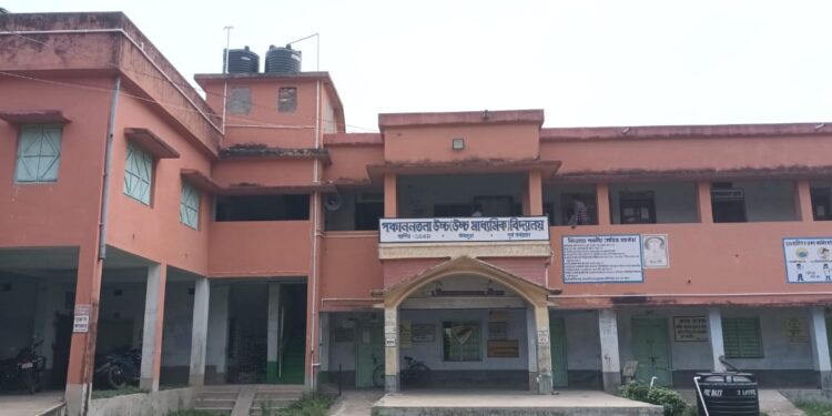 কাটোয়ার স্কুল থেকে গায়েব হাজিরার খাতা, পুলিশের দ্বারস্থ কর্তৃপক্ষ