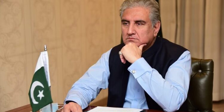 “আমি গ্রেফতার হইনি, সন্ত্রাস সৃষ্টি করতে গ্রেফতারির খবর প্রচার করা হচ্ছে”- পিটিআই ভাইস প্রেসিডেন্ট