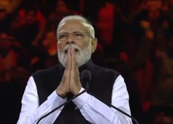 সিডনিতে ভিড়ে ঠাসা স্টেডিয়ামে উঠল “মোদি মোদি”, “ভারত মাতা কি জয়” ধ্বনি