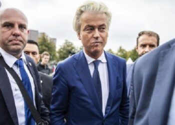 ১১ বছরের মুসলিম কিশোরের কাছ থেকে হত্যার হুমকি পেলেন ডাচ সাংসদ গির্ট ওয়াইল্ডার্স