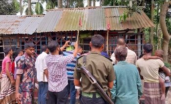 বাংলাদেশে ফের মন্দিরে হামলা, ৪  মন্দিরের ৮ টি প্রতিমা ভাঙচুর চালালো জিহাদিরা