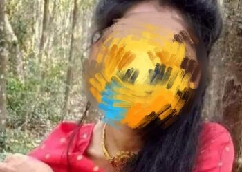 মেয়েকে অপহরণ করেছে মুসলিম যুবক, রহস্যজনকভাবে আগুন লেগেছে দোকানে, অর্ধউন্মাদ বাংলাদেশের হিন্দু দম্পতি