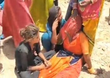 পাকিস্তানে জিহাদিদের অত্যাচারে দেশ ছাড়তে ইচ্ছুক হিন্দুরা, ভারতের ভিসা না পেয়ে বেছে নিচ্ছেন আত্মহননের পথ