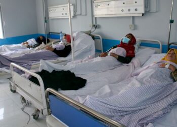 আফগানিস্তানে ৭৭ স্কুল ছাত্রীকে বিষ প্রয়োগ করে প্রাণে মারার চেষ্টা