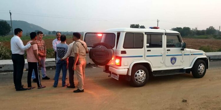 সন্ত্রাসবাদী সংগঠনের হয়ে প্রচার চালানো বাবা ও মেয়েকে গ্রেফতার করেছে গুজরাট এটিএস