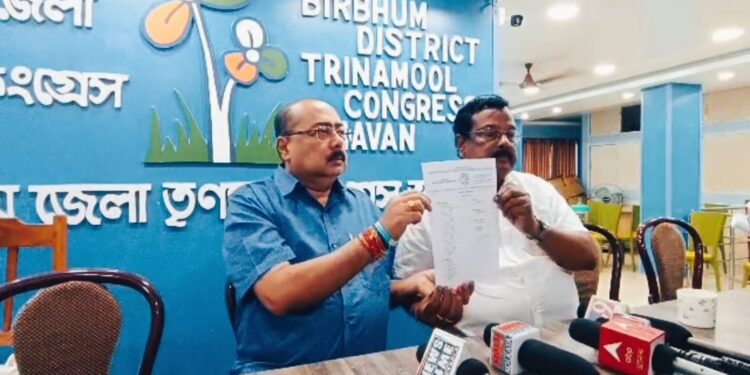 বীরভূমে দলীয় নির্দেশ অমান্যের অভিযোগে ৩০ তৃণমূল কর্মীকে বহিষ্কার