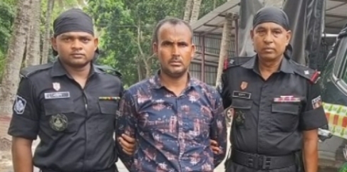 সাড়ে চার বছরের শিশুকে ধর্ষণ, গ্রেফতার ৪৫ বছরের ব্যক্তি