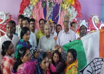 টিকিট না পেয়ে কংগ্রেসে যোগদান করলেন ভাতারের তৃণমূল পঞ্চায়েত প্রধান