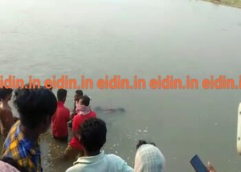 জেসিবি দিয়ে যথেচ্ছভাবে বালি তোলার করণে দামোদরে তৈরি হয়েছে মরণ ফাঁদ, তলিয়ে গিয়ে মৃত্যু লরির খালাসীর