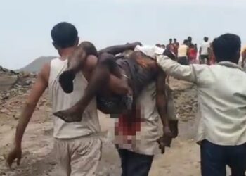 ঝাড়খণ্ডের ধানবাদে অবৈধ কয়লা খনিতে ধস নেমে ৩ জনের মৃত্যু, আটকে অনেকে