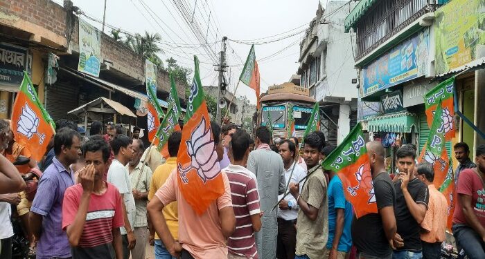 কাটোয়ায় বিজেপিকে আগ্নেয়াস্ত্রের ভয় দেখিয়ে মনোনয়নে বাধা, কেতুগ্রামে ৩ সিপিএম কর্মীকে বেদম মারধরের অভিযোগ তৃণমূলের বিরুদ্ধে