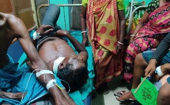 মঙ্গলকোটে আইসক্রিম বিক্রেতার গলায় ছুরি চালানোর অভিযোগ