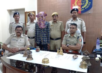 মঙ্গলকোটের মন্দিরে চুরি যাওয়া সামগ্রী উদ্ধার করল পুলিশ