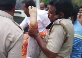 মন্তেশ্বরে বেপরোয়া লরির ধাক্কা বাইকে, মৃত দিদি,জখম ভাই