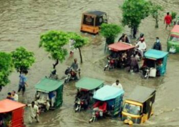 পাকিস্তানের উত্তর-পশ্চিমাঞ্চলে ভারি বর্ষণে কমপক্ষে ২৫ জনের মৃত্যু, আহত আরও ১৪৫