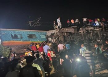 ওড়িশায় করোমন্ডল এক্সপ্রেস ট্রেন ও মালগাড়ির সংঘর্ষ,আহত বহু যাত্রী