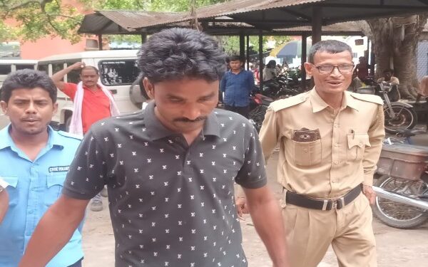 পূর্ব বর্ধমানের কেতুগ্রামে আগ্নেয়াস্ত্র সহ ধৃত দুষ্কৃতী, উদ্ধার পিস্তল ও ম্যাগজিন