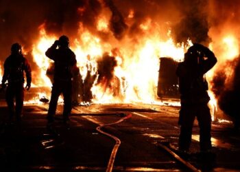 ফ্রান্সে কিশোরকে গুলি করে মারার পর হিংসার ঘটনায় গ্রেফতার শতাধিক