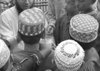 মোবাইল চোর সন্দেহে ১০ ছাত্রীকে মলমূত্র খাওয়ালো বাংলাদেশের মাদ্রাসার শিক্ষিক ও তার পরিবার