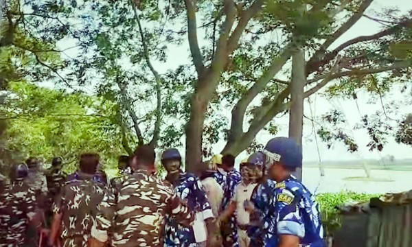 মনোনয়ন জমা দেওয়া ঘিরে ভাঙড়ে দেদার বোমাবাজি