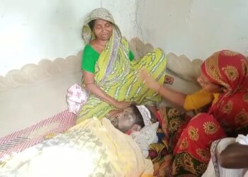 নেতা মন্ত্রীদের প্রতিশ্রুতিই সার- আক্ষেপ বালেশ্বরে ট্রেন দুর্ঘটনায় মৃত মঙ্গলকোটের পরিযায়ী শ্রমিকের স্ত্রীর