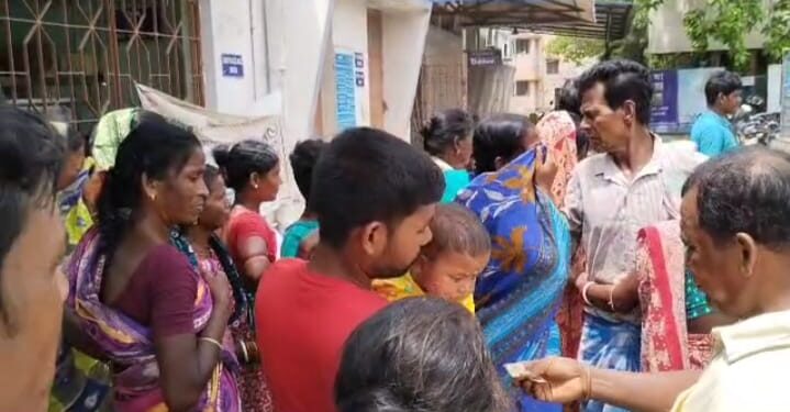 টেবিল ফ্যান লাগাতে গিয়ে বিদ্যুৎস্পৃষ্ট হয়ে মৃত্যু বৃদ্ধার