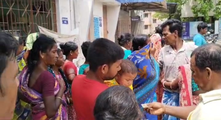 টেবিল ফ্যান লাগাতে গিয়ে বিদ্যুৎস্পৃষ্ট হয়ে মৃত্যু বৃদ্ধার