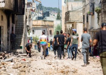 জেনিন শহরে ধ্বংসযজ্ঞ চালালো ইসরায়েলি বাহিনী,মসজিদে ভূগর্ভস্থ সুড়ঙ্গ থেকে উদ্ধার হল বিপুল অস্ত্র