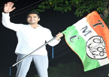 শিক্ষক নিয়োগ দুর্নীতিকাণ্ডে জেরা থেকে বাঁচতে ‘সুপ্রীম রক্ষাকবচ’ পেলেন না অভিষেক ব্যানার্জি