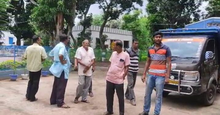 ভাতারে বৃদ্ধ টোটোচালকের ঝুলন্ত দেহ উদ্ধার ঘিরে চাঞ্চল্য