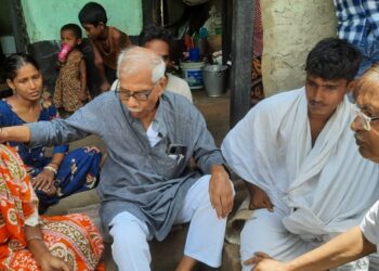 কেতুগ্রামে পঞ্চায়েত ভোটের দিন সংঘর্ষে মৃত প্রৌঢ়ের বাড়িতে সিপিএমের প্রতিনিধিদল