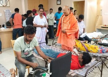 প্রয়াত শিল্পপতির জন্মদিনে স্বেচ্ছায় রক্তদান শিবির দেওয়ানদীঘিতে