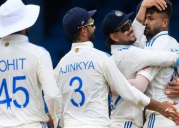 শেষ টেস্টে ভারতের ৪৩৮ রানের জবাবে ৫ উইকেটে ২২৯ রান করেছে ওয়েস্ট ইন্ডিজ