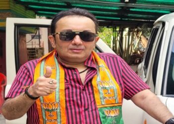 দীর্ঘ বিরতির পর সক্রিয় রাজনীতিতে ফিরছেন অভিনেতা জয় ব্যানার্জি, কাটোয়া থেকে শুরু করবেন ‘দ্বিতীয় ইনিংস’