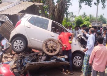 কেতুগ্রামের সাব রেজিষ্টারের বেপরোয়া গাড়ি ঢুকলো দোকানে, জখম ৩ শিশু সহ ৪