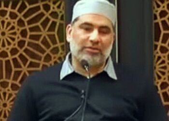 ‘যদি কোরান বলে যে পৃথিবী সমতল, তাহলে পৃথিবী সমতল’-ইসলামিক পণ্ডিত ডঃ আলি আতাই