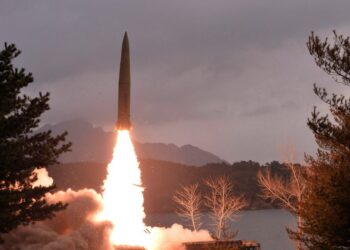 জাপান সাগরের দিকে দুটি স্বল্প পাল্লার ব্যালিস্টিক ক্ষেপণাস্ত্র নিক্ষেপ করেছে উত্তর কোরিয়া