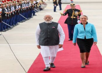 ফ্রান্সে পৌঁছলেন প্রধানমন্ত্রী নরেন্দ্র মোদী