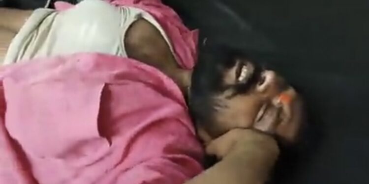 ধর্মান্তরের বিরুদ্ধে প্রচার চালানোর অপরাধে বজরং দলের নেতার উপর প্রাণঘাতী হামলা